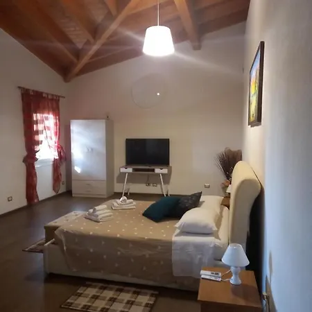 Mazzi House Garden Гостевой дом